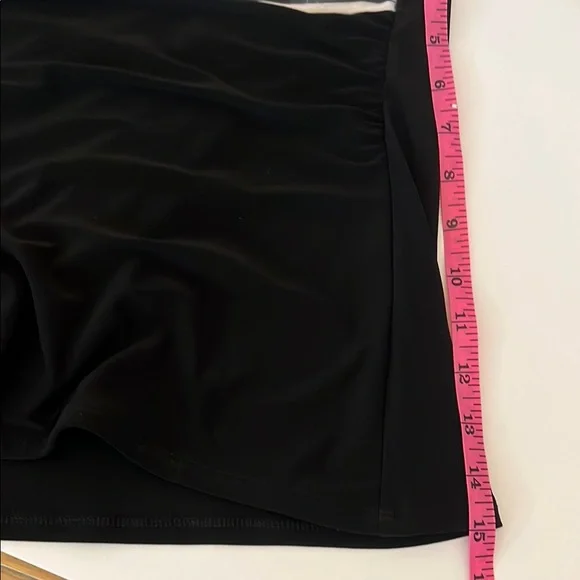 White House Black Market Elegant Black Top with White Accent Trim Size L - Picture 11 of 13